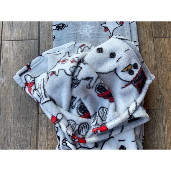 CHRISTMAS Peanuts Snoopy “Christmas Giving” Soft Plush Throw Blanket Collection - Picture 3 of 6